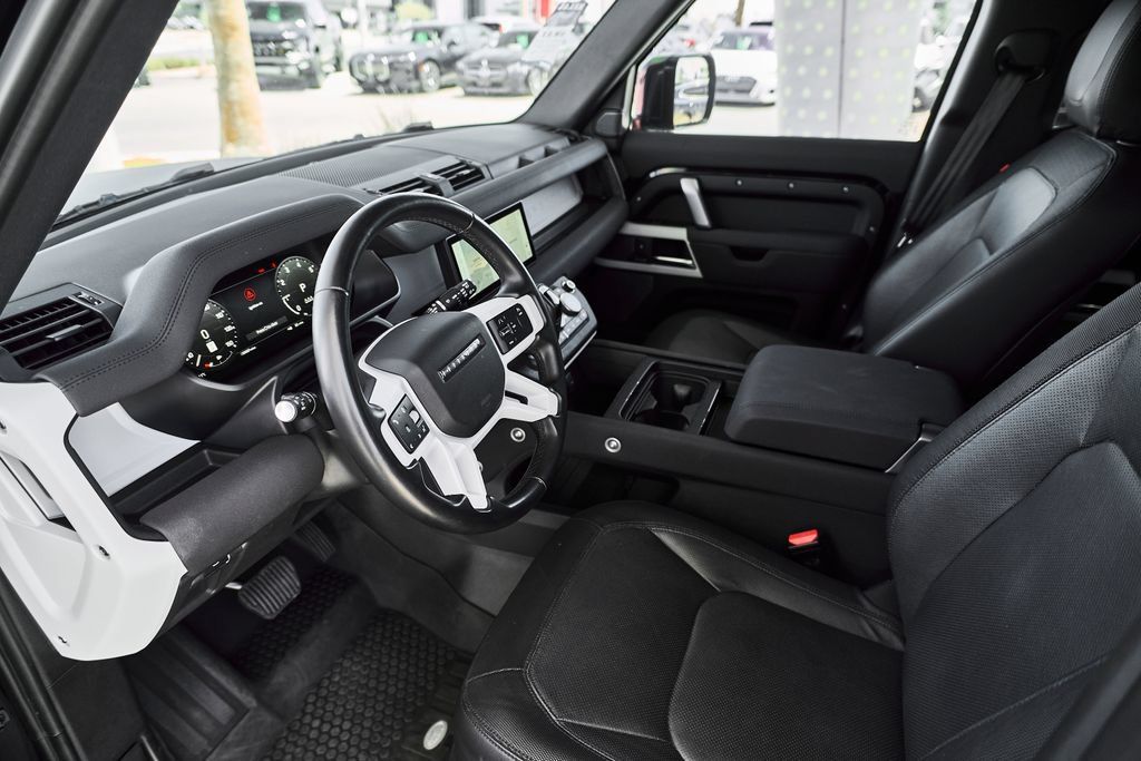 Used 2023 Land Rover Defender 110 V8 AWD/4WD image 21
