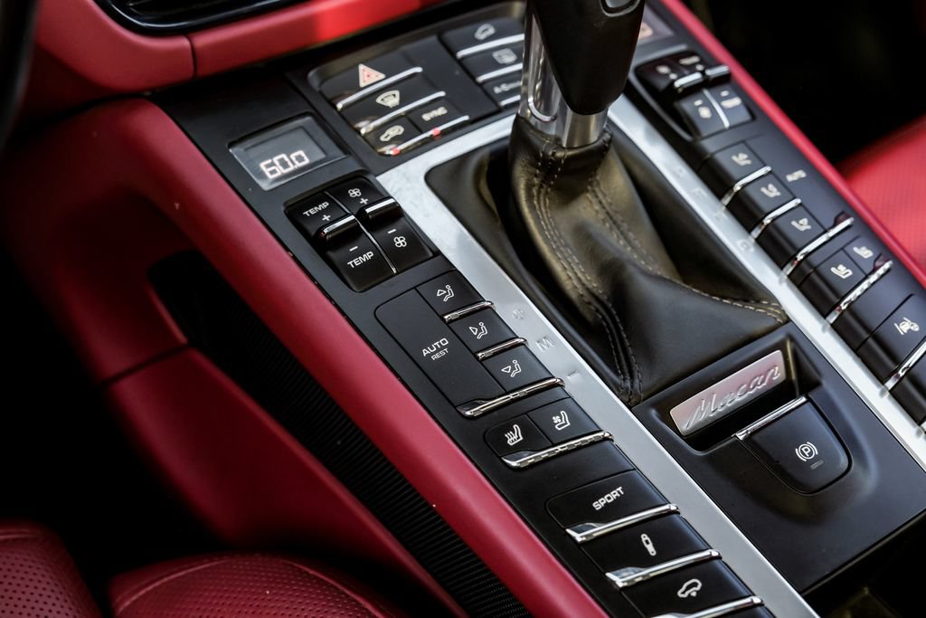 Used 2021 Porsche Macan GTS AWD/4WD image 23