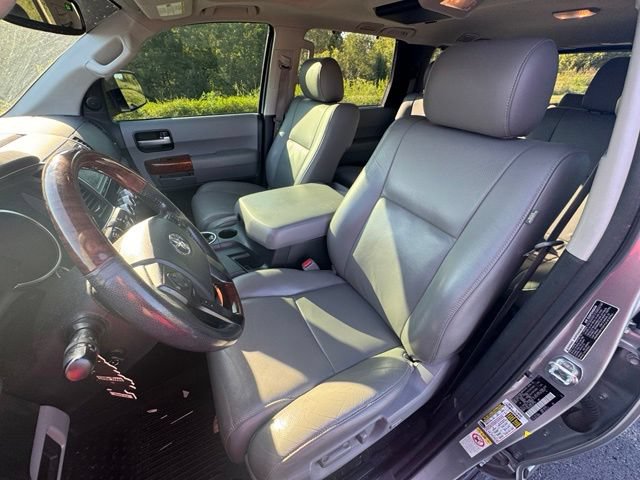 Used 2020 Toyota Sequoia Platinum AWD/4WD image 17