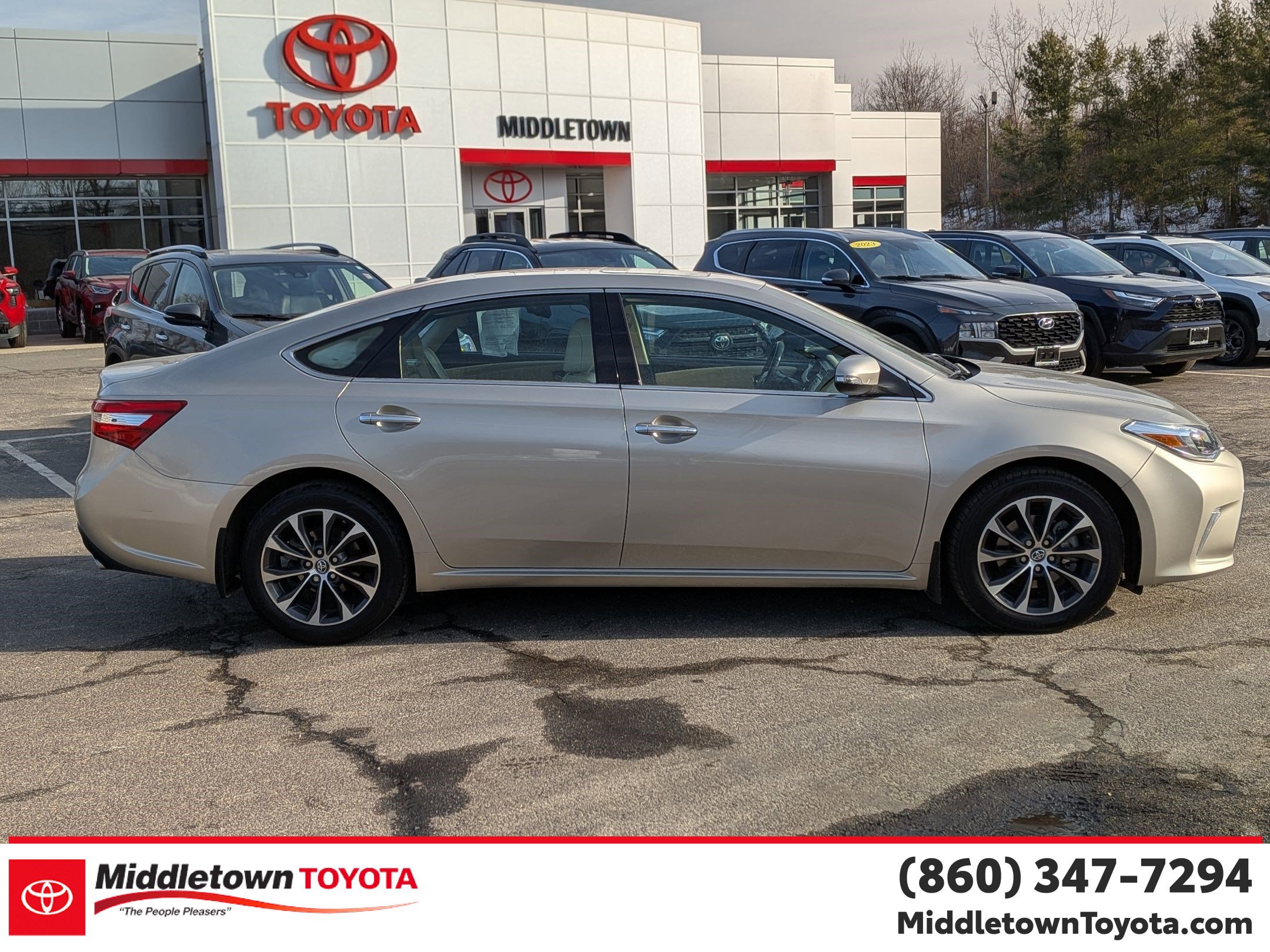 Certified 2017 Toyota Avalon XLE Premium image 2