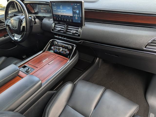 Used 2022 Lincoln Navigator Reserve image 37