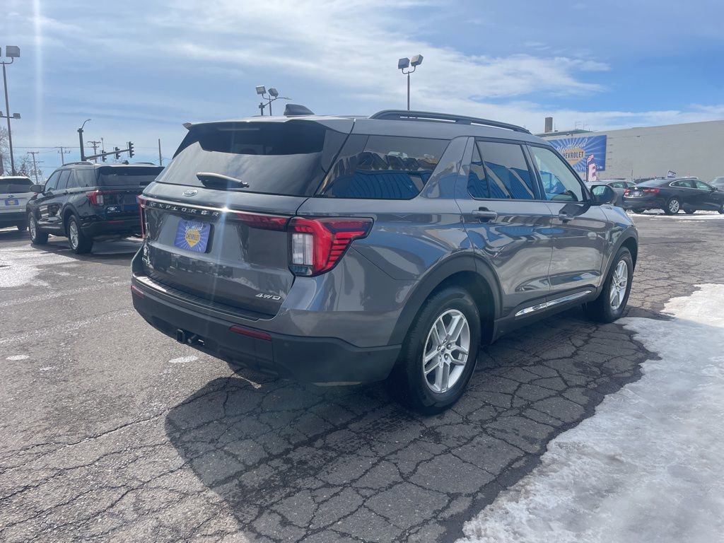 Used 2025 Ford Explorer Active image 5