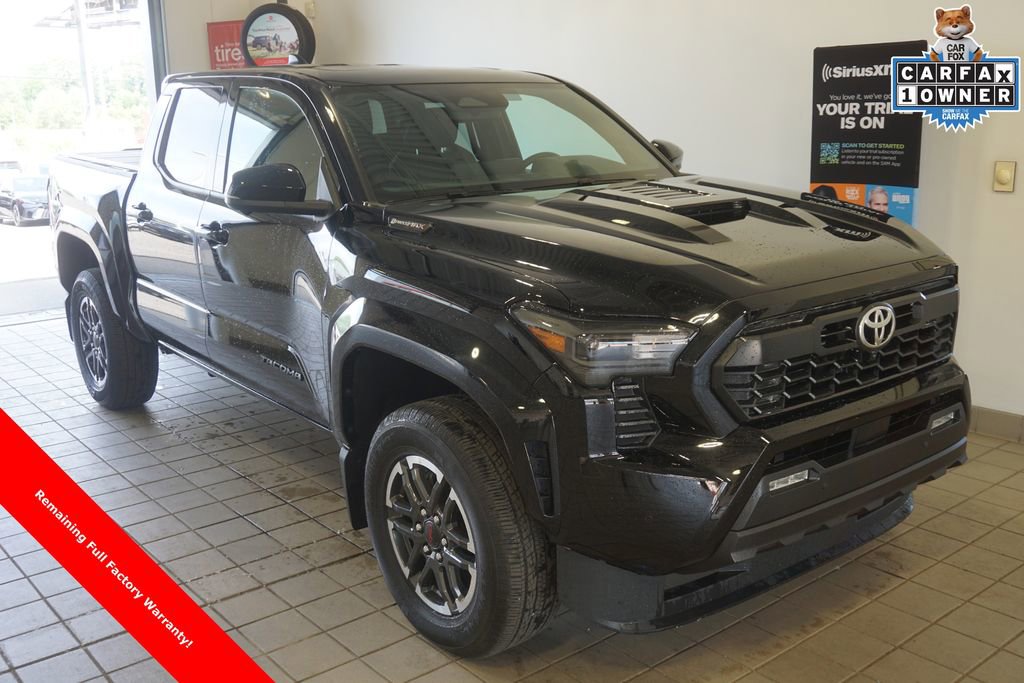Used 2025 Toyota Tacoma TRD Sport w/ TRD Sport Premium Package AWD/4WD image 1