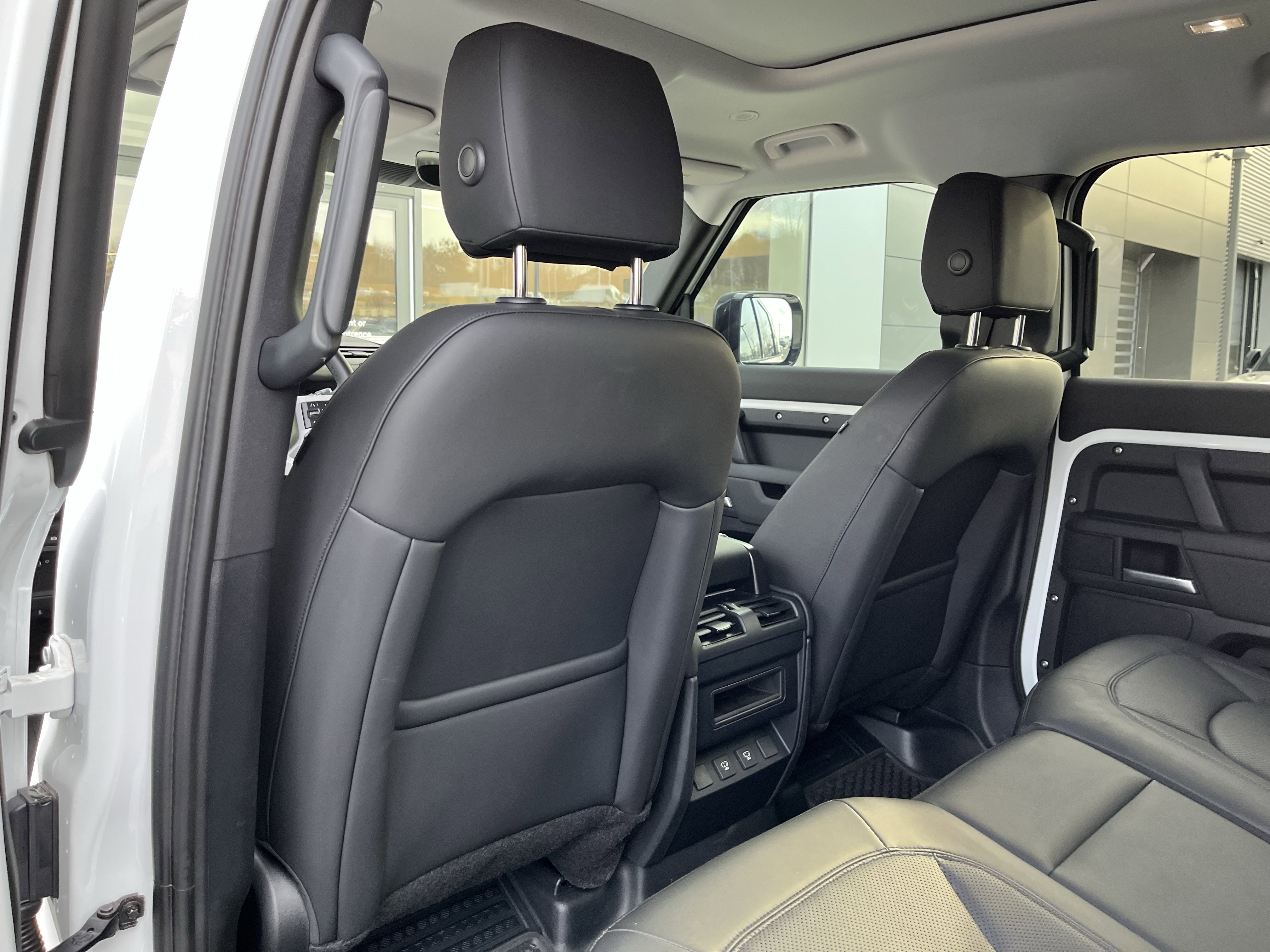 Certified 2025 Land Rover Defender 110 S image 33