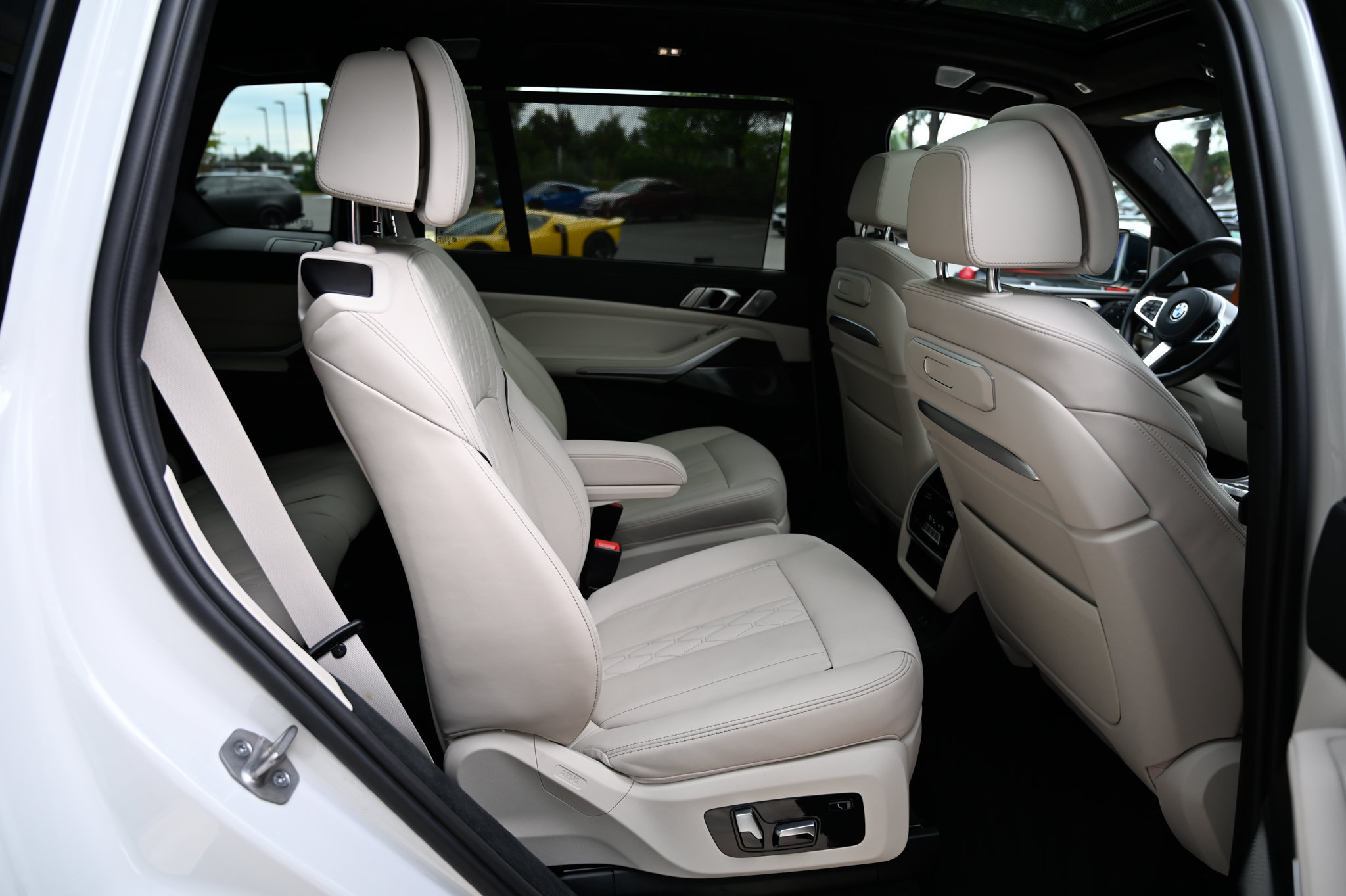 Used 2023 BMW X7 xDrive40i w/ Executive Package AWD/4WD image 51