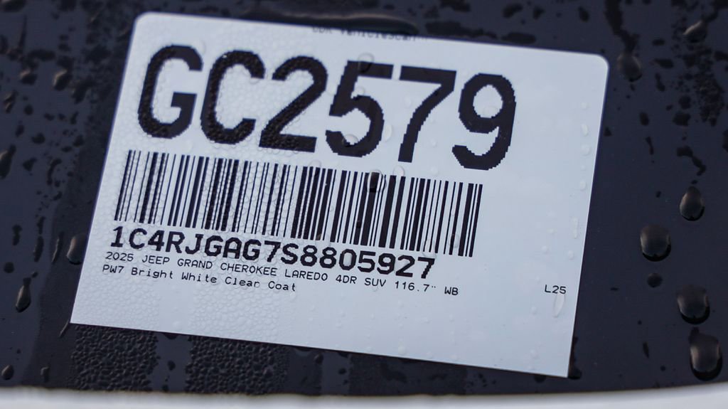 New 2025 Jeep Grand Cherokee Altitude image 28