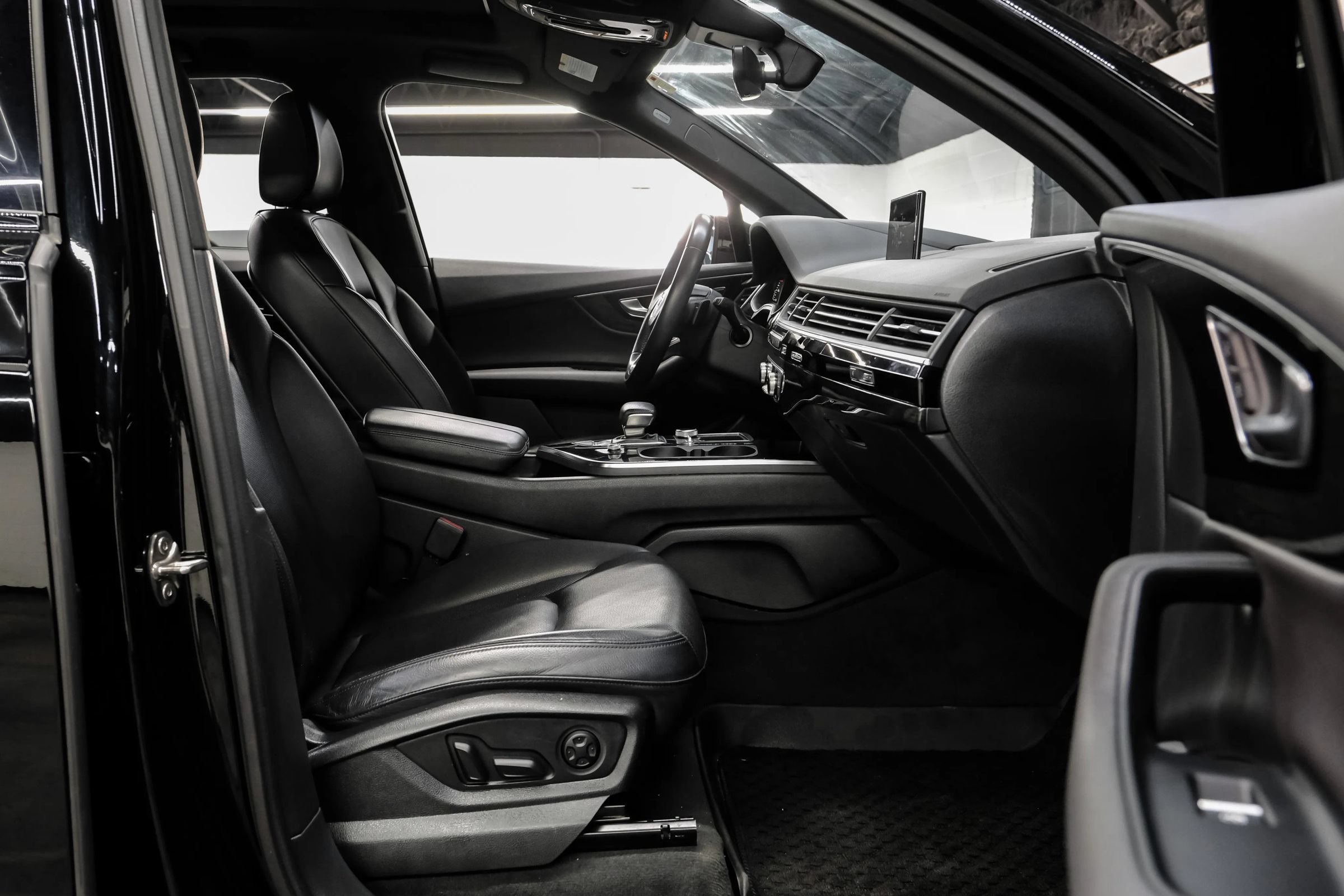 Used 2019 Audi Q7 3.0T Prestige w/ Prestige Package AWD/4WD image 47