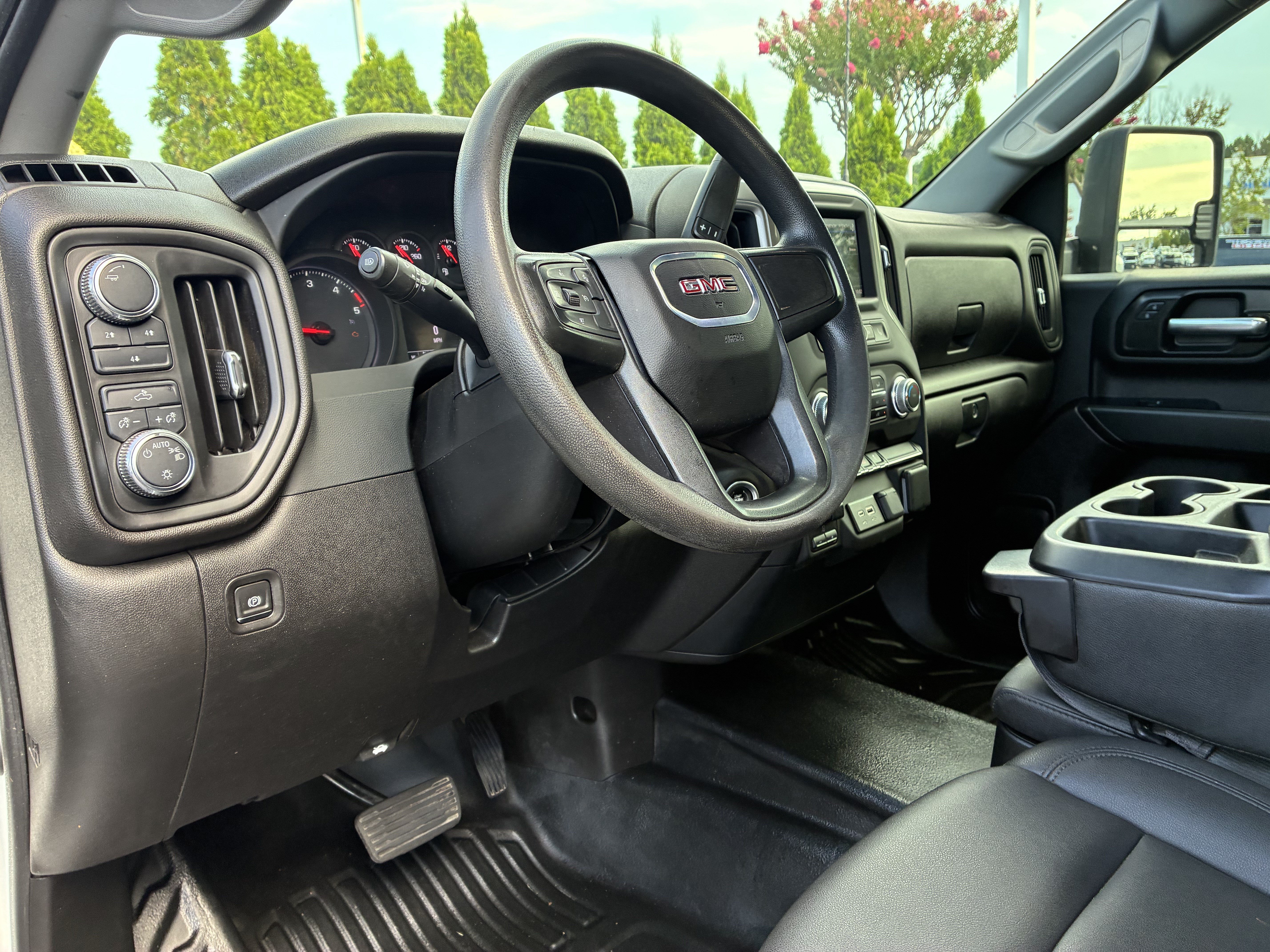 Used 2024 GMC Sierra 3500 Pro w/ Convenience Package AWD/4WD image 21