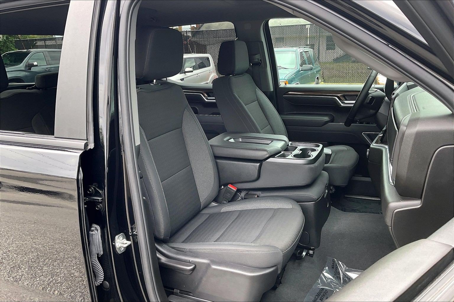 Used 2026 Chevrolet Silverado 1500 LT AWD/4WD image 9