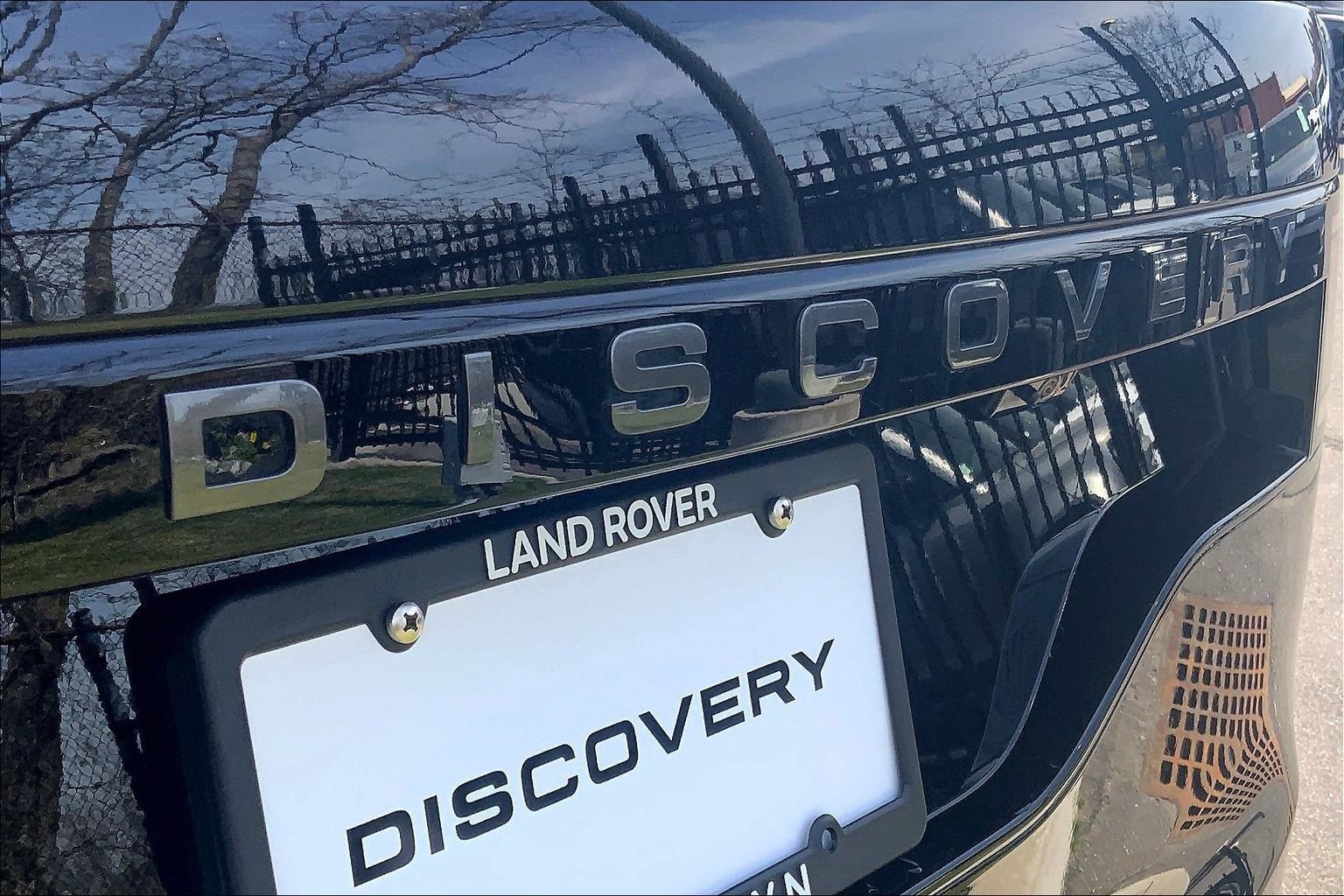 Certified 2025 Land Rover Discovery Dynamic SE AWD/4WD image 9
