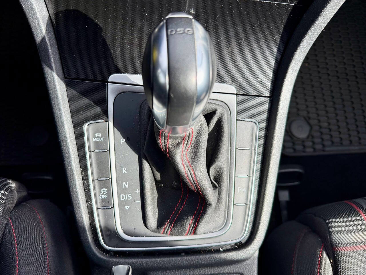 Used 2015 Volkswagen GTI S FWD image 23