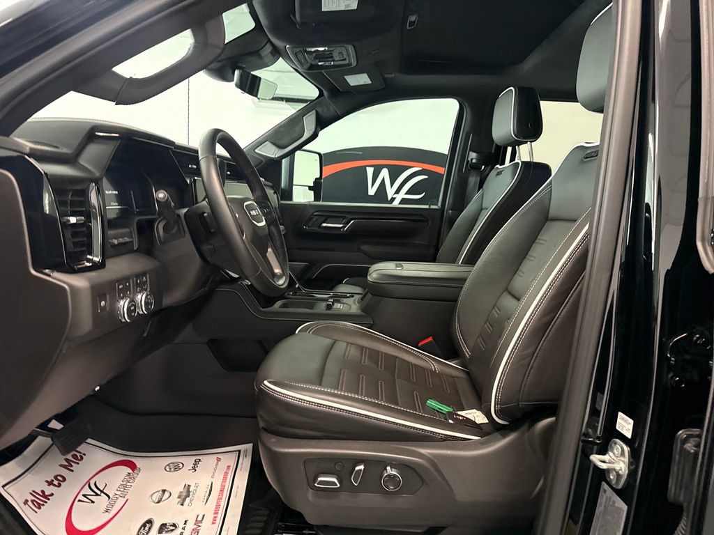 Used 2025 GMC Sierra 2500 AT4X AWD/4WD image 10