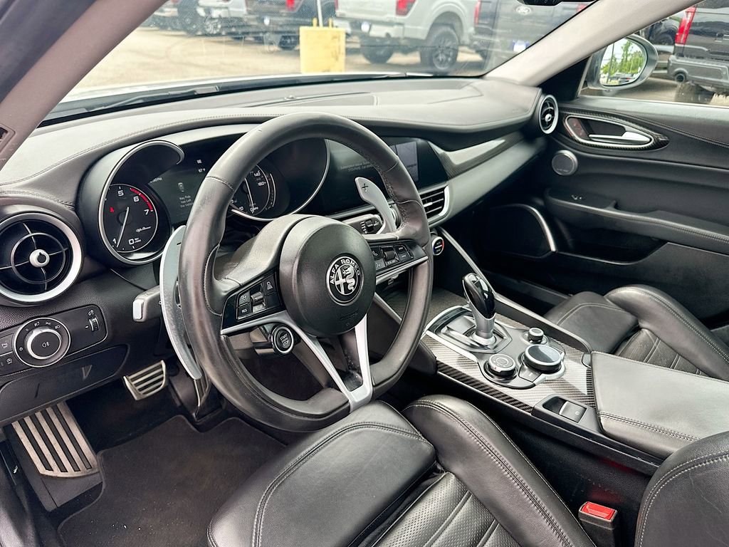 Used 2019 Alfa Romeo Giulia Ti image 10