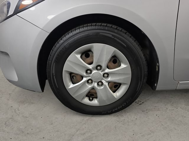 Used 2017 Kia Forte LX FWD image 9