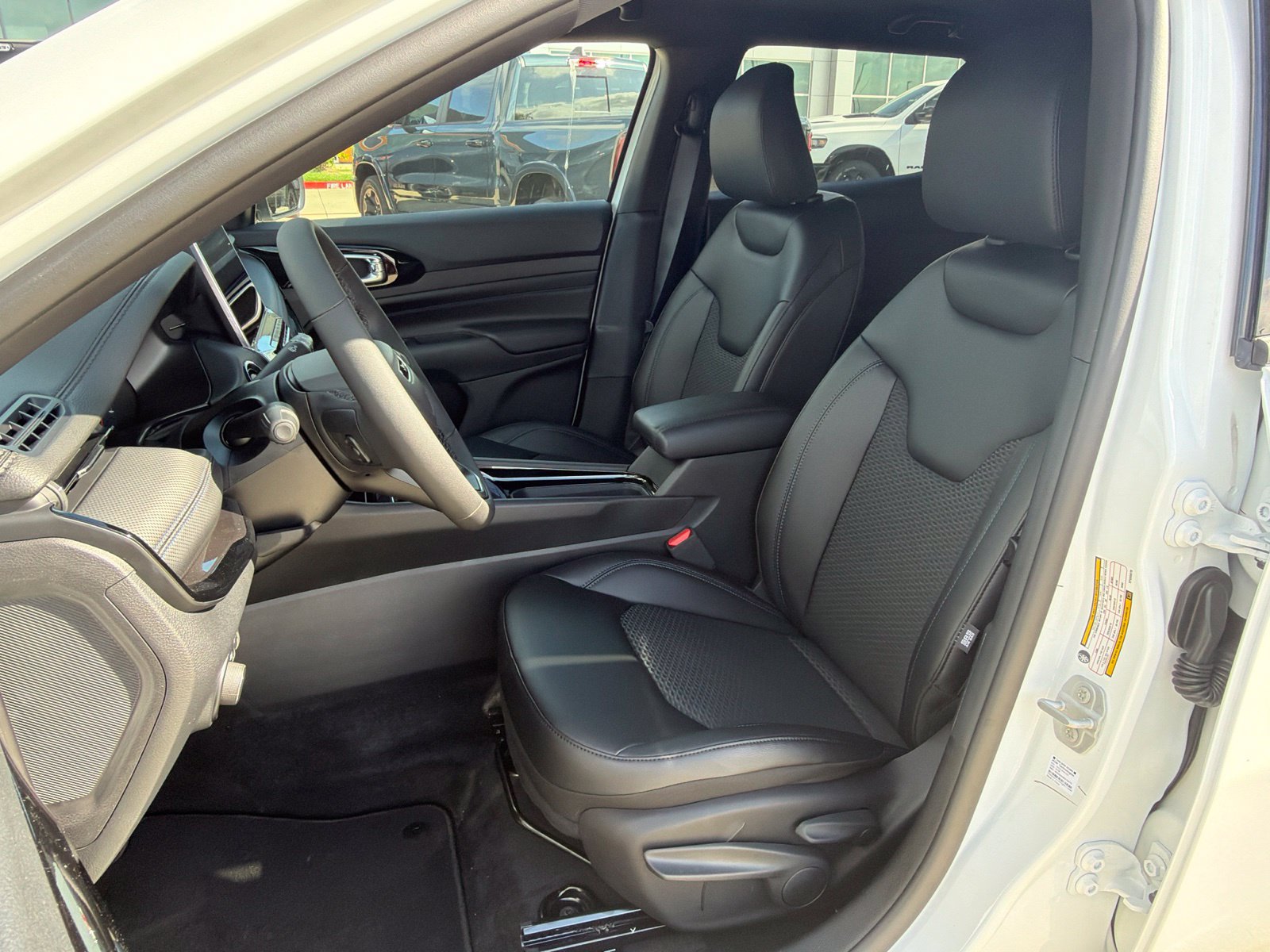 New 2027 Jeep Compass Latitude AWD/4WD image 14