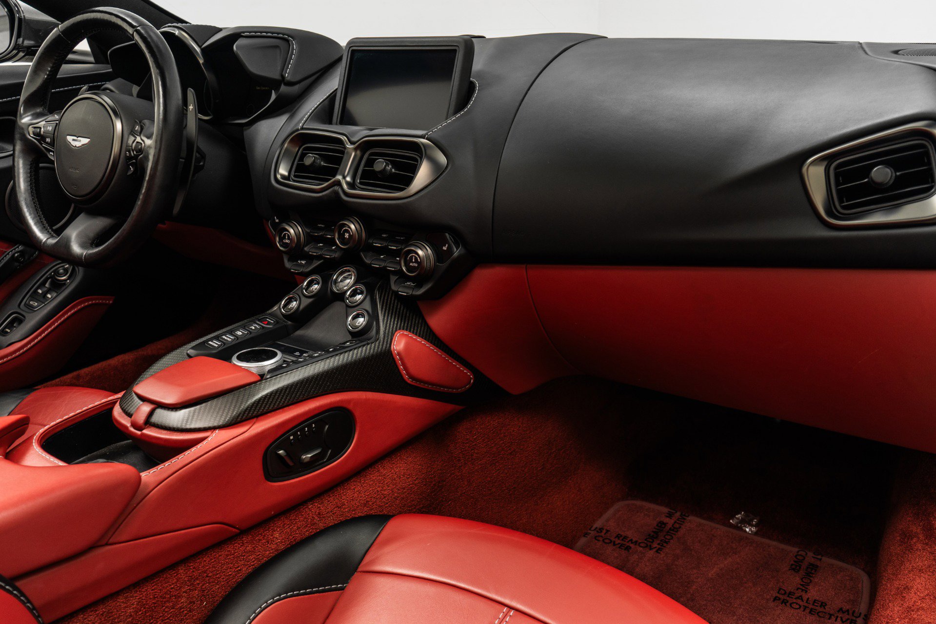 Used 2022 Aston Martin V8 Vantage Roadster image 14