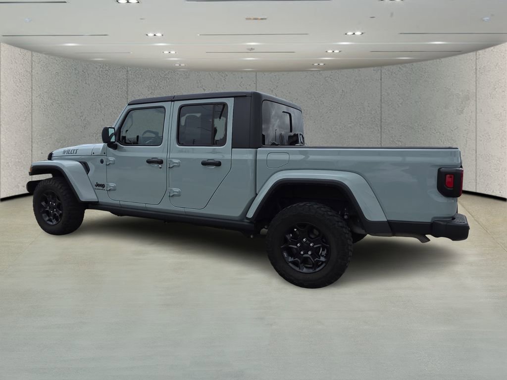 Used 2023 Jeep Gladiator Willys AWD/4WD image 5