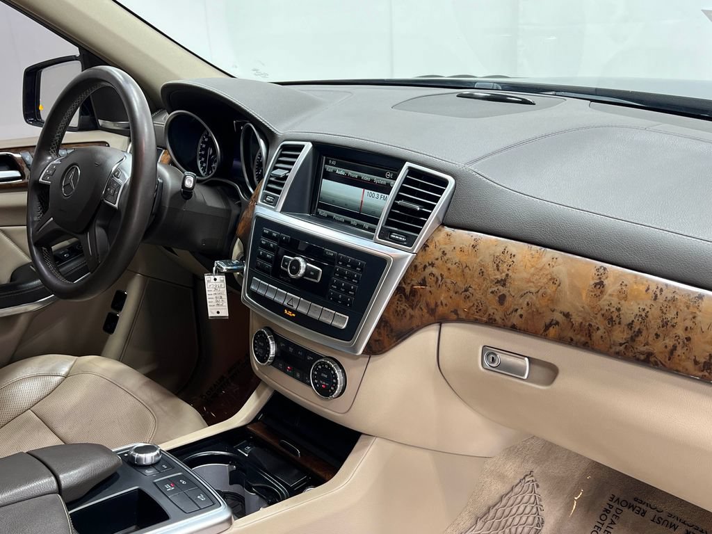 Used 2015 Mercedes-Benz GL 550 4MATIC image 21