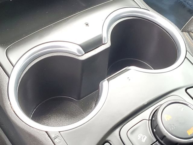 Used 2021 GMC Terrain SLT image 17