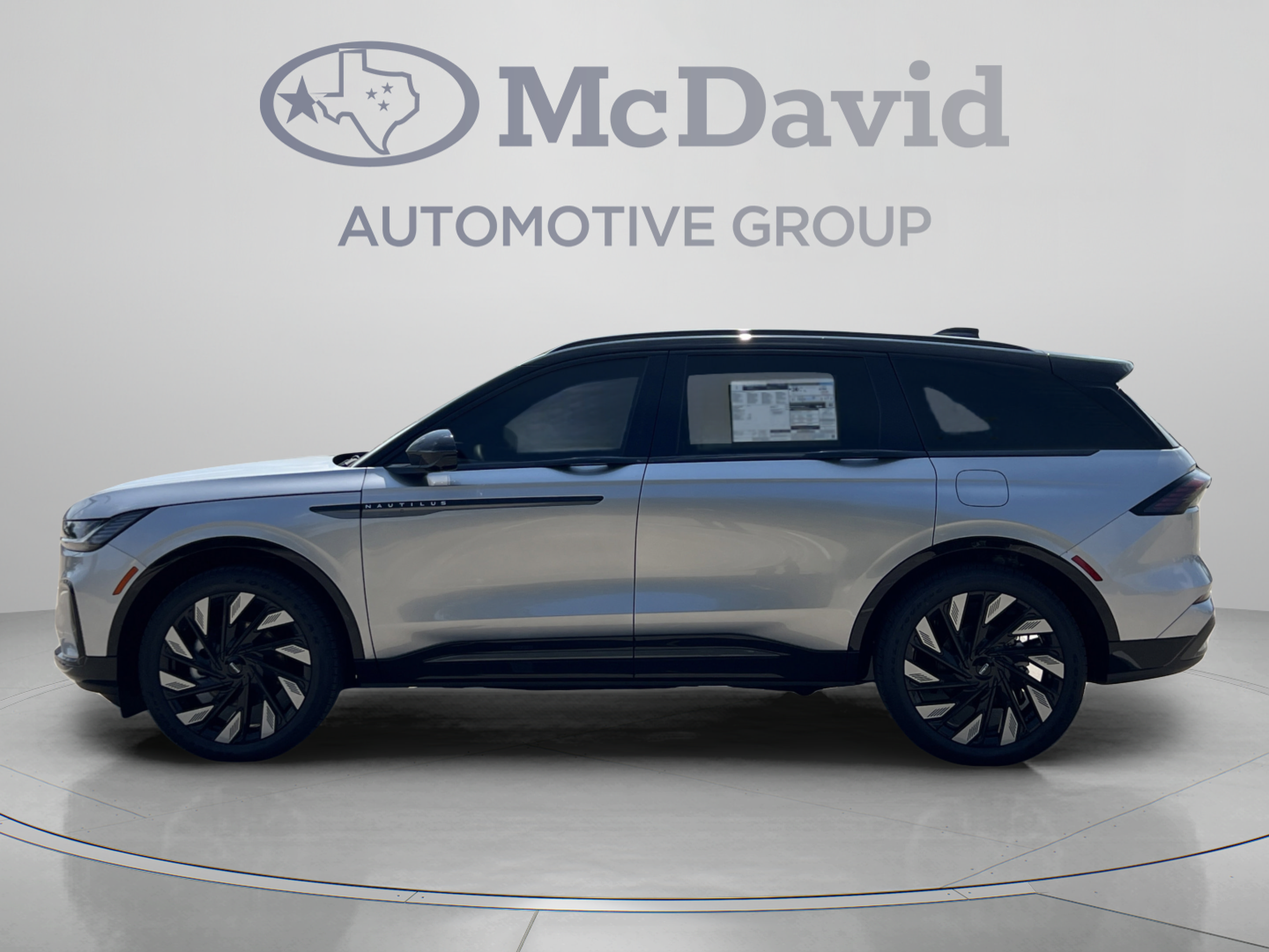 New 2025 Lincoln Nautilus Reserve w/ Jet Appearance Package AWD/4WD image 4