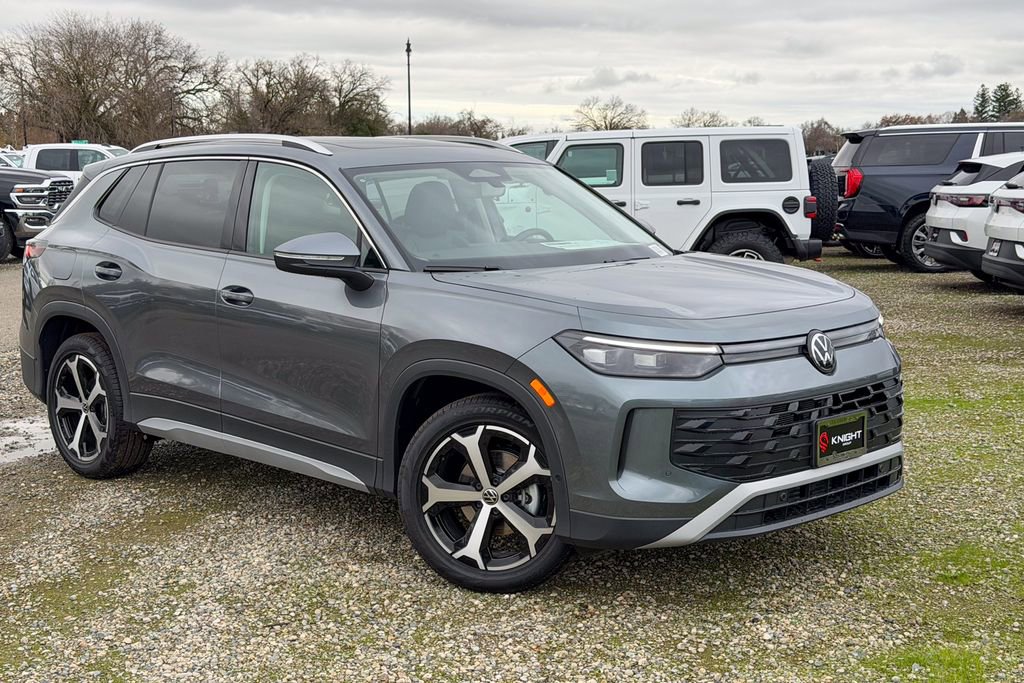 New 2026 Volkswagen Tiguan SE image 3