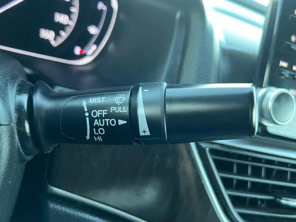 Used 2018 Honda Accord Touring image 46