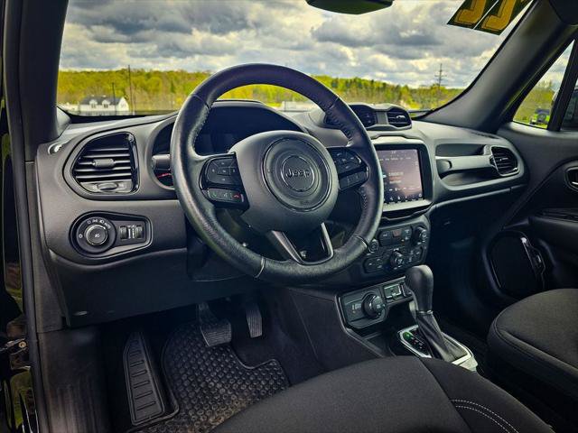 Certified 2022 Jeep Renegade Altitude w/ Convenience Group AWD/4WD image 13