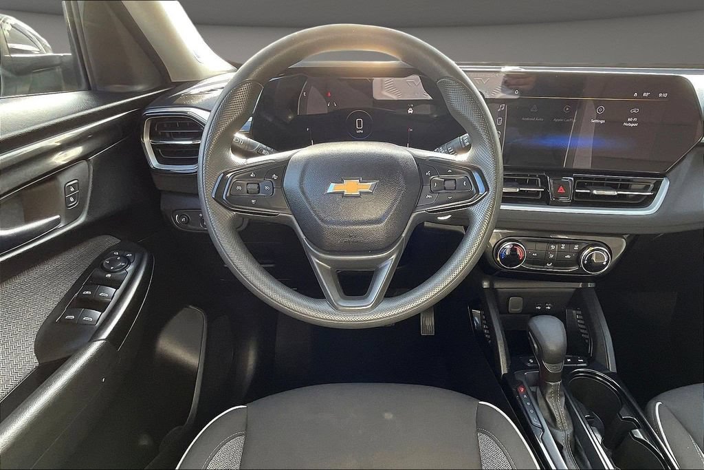 Used 2025 Chevrolet TrailBlazer LT AWD/4WD image 11