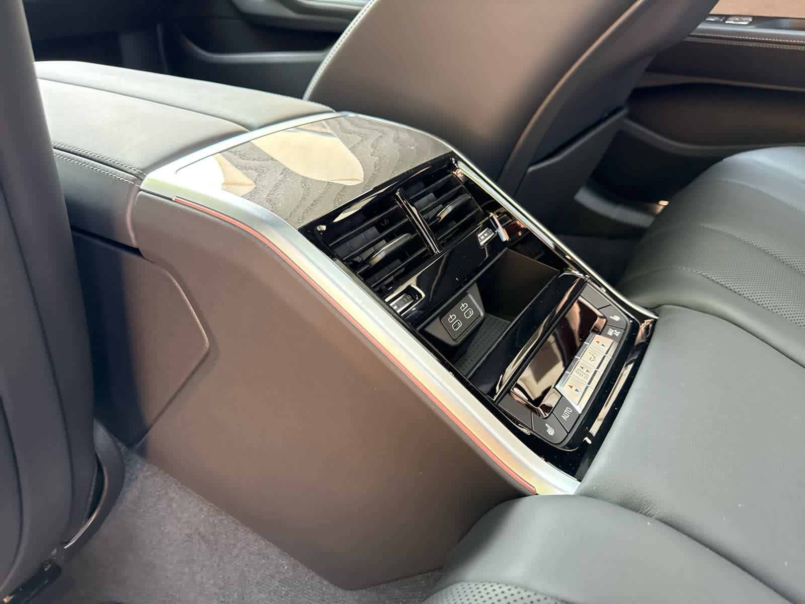 Used 2026 BMW 840i xDrive w/ M Sport Professional Package image 17