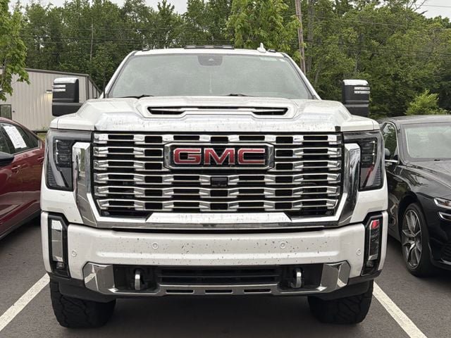 Used 2024 GMC Sierra 2500 Denali w/ Denali Reserve Package AWD/4WD image 2