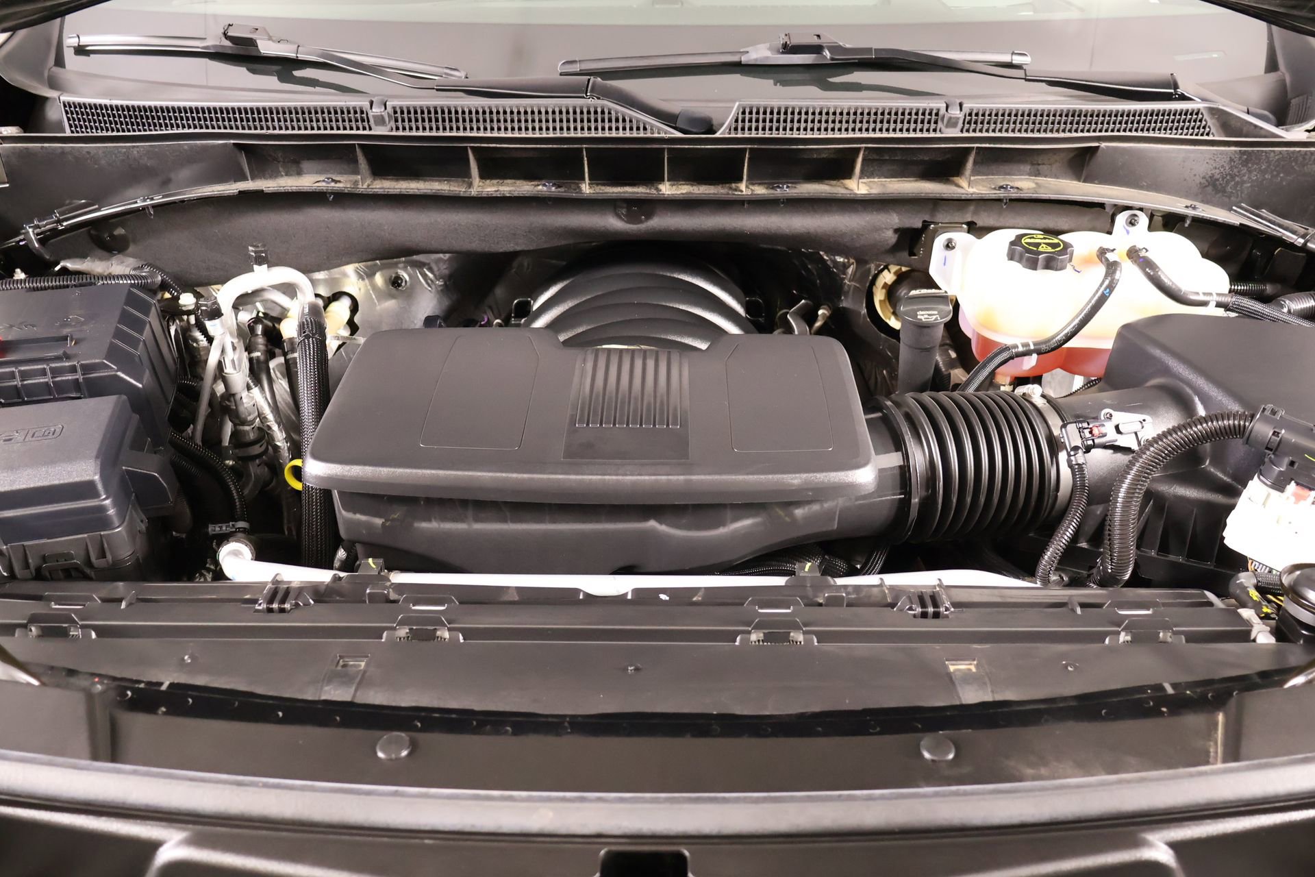 Used 2025 Cadillac Escalade ESV Sport Platinum w/ LPO, Floor Liner Package AWD/4WD image 23
