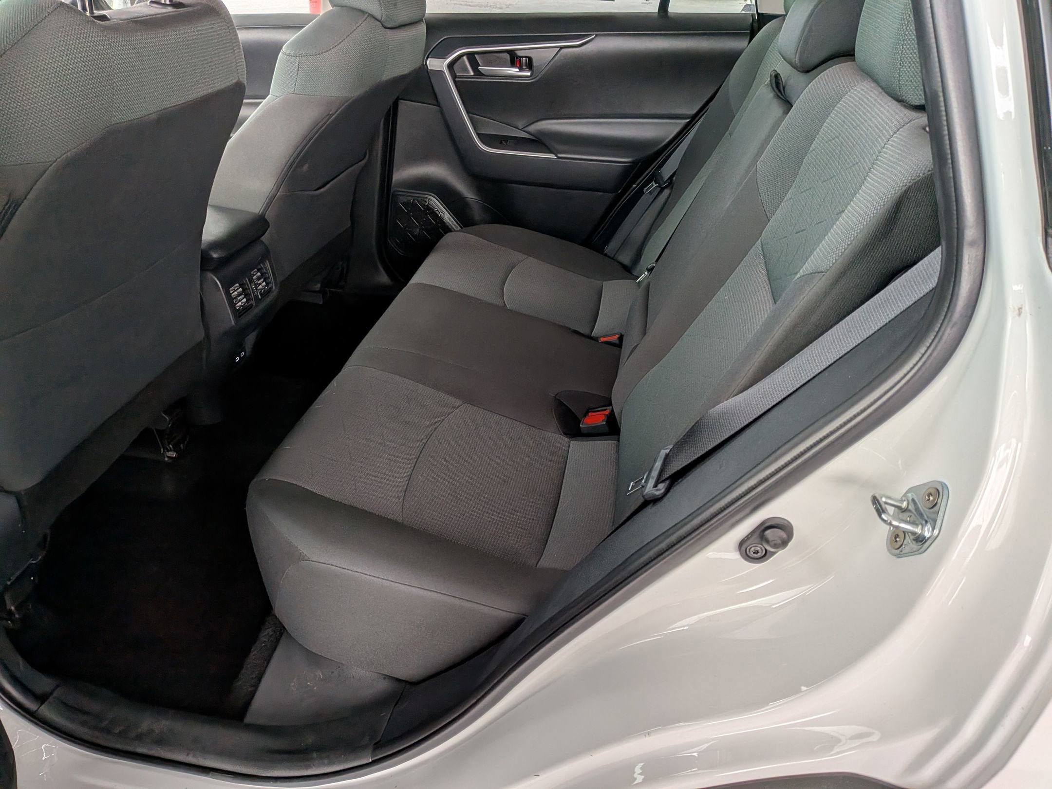 Certified 2025 Toyota RAV4 XLE FWD image 25