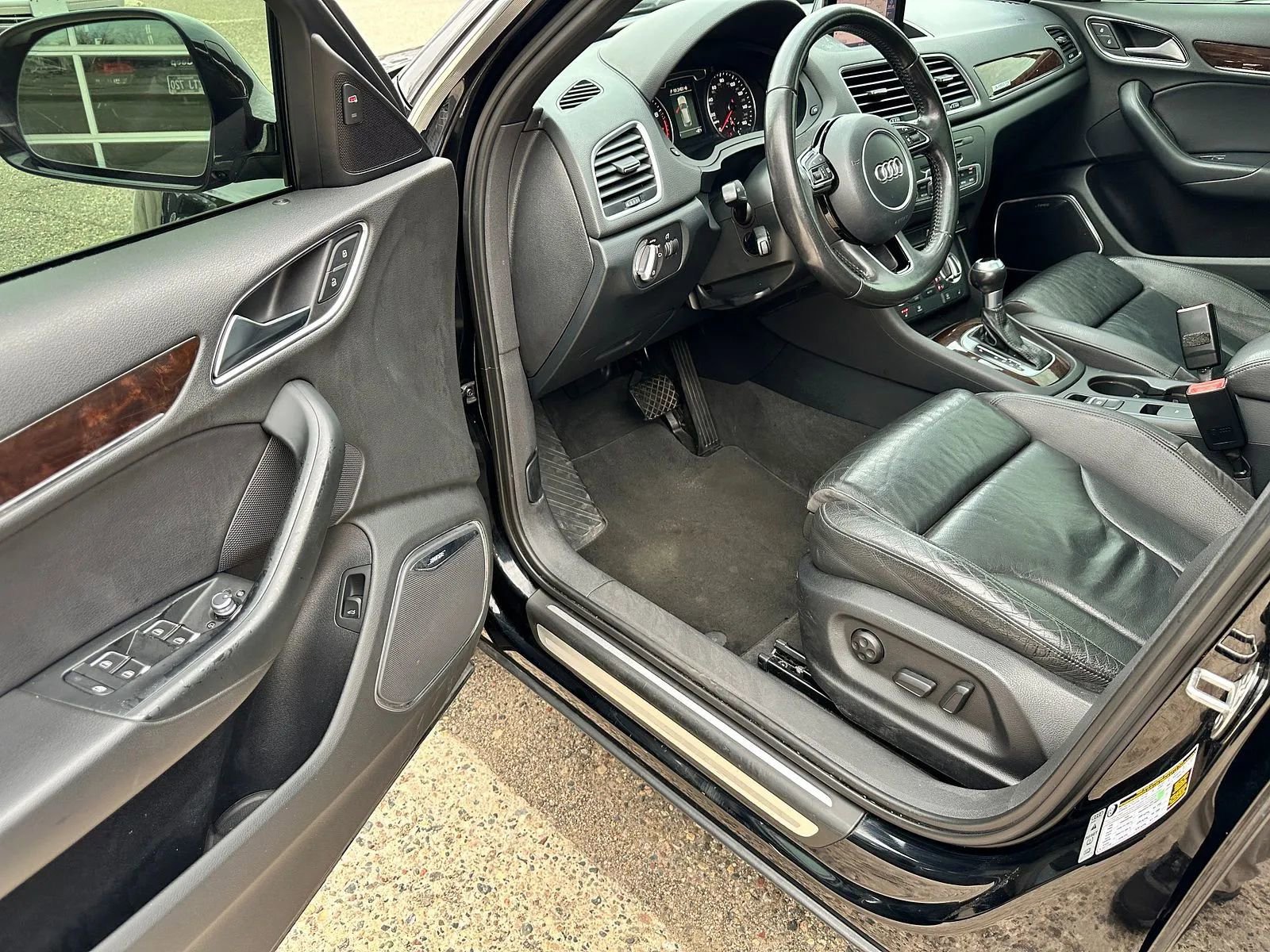 Used 2015 Audi Q3 2.0T Prestige w/ Prestige Package AWD/4WD image 9
