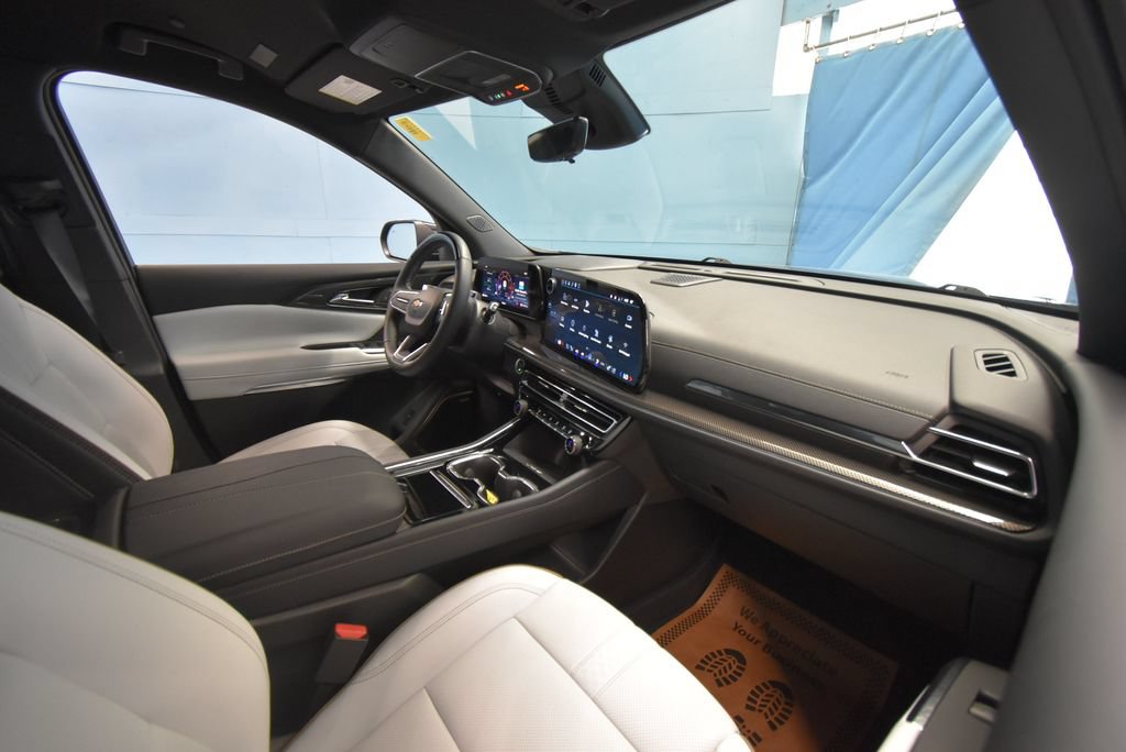 Used 2026 Chevrolet Traverse High Country w/ LPO, Floor Liner Package FWD image 23