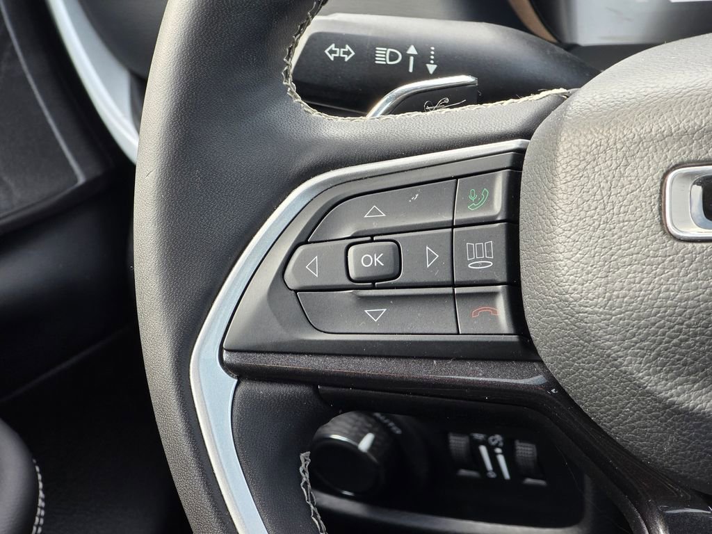 Used 2023 Jeep Grand Cherokee Laredo w/ Luxury Tech Group I image 20