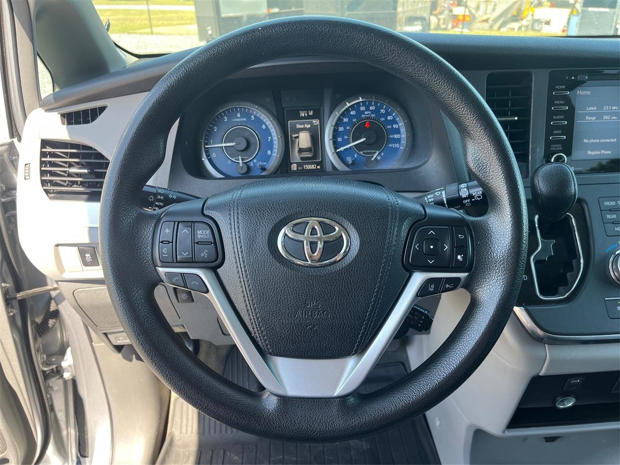 Used 2018 Toyota Sienna LE FWD image 17