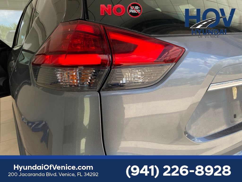 Used 2017 Nissan Rogue S FWD image 9