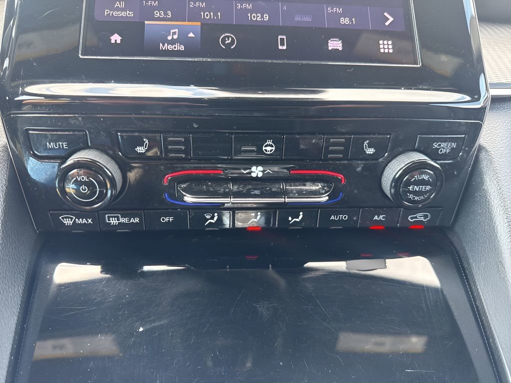 Used 2024 Jeep Grand Cherokee Altitude image 19