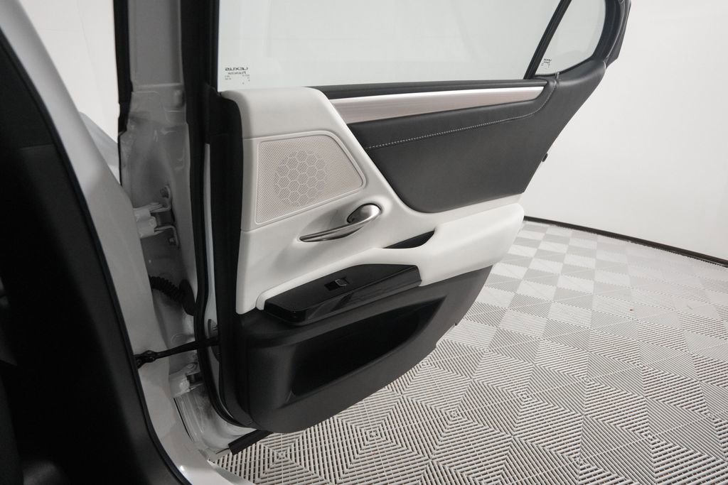 Certified 2022 Lexus ES 300h F Sport w/ Accessory Package image 17