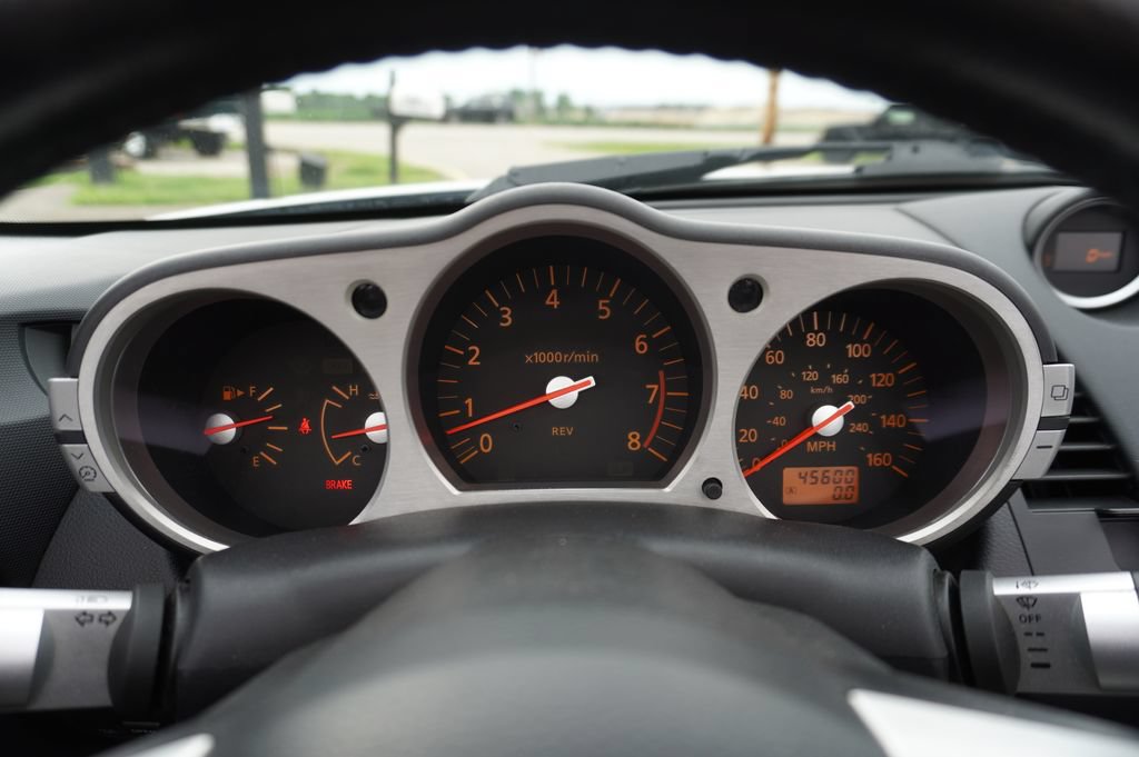 Used 2004 Nissan 350Z Enthusiast RWD image 15