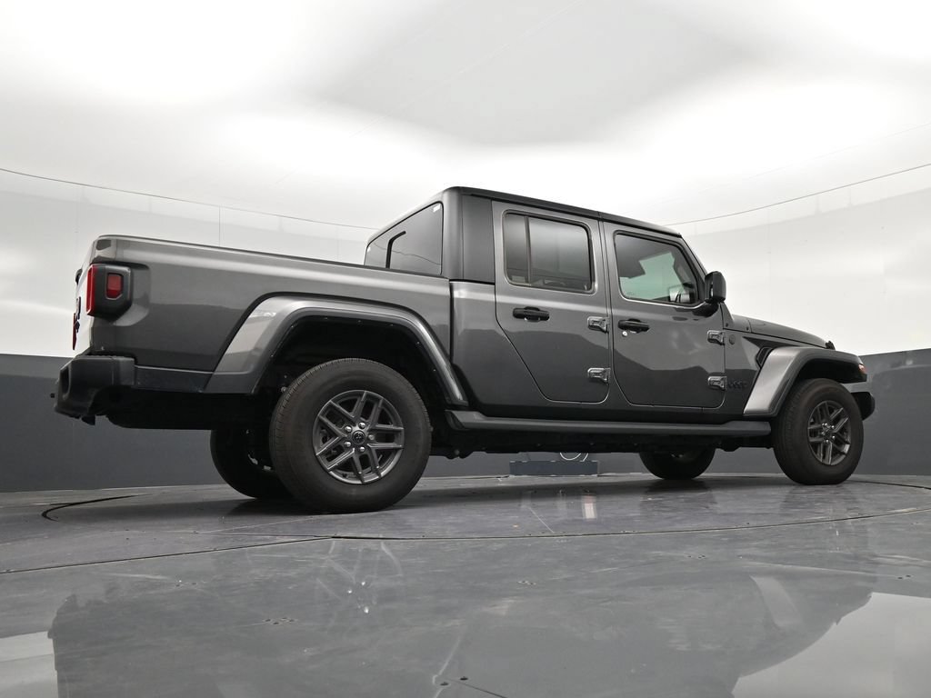 Used 2025 Jeep Gladiator Sport AWD/4WD image 27