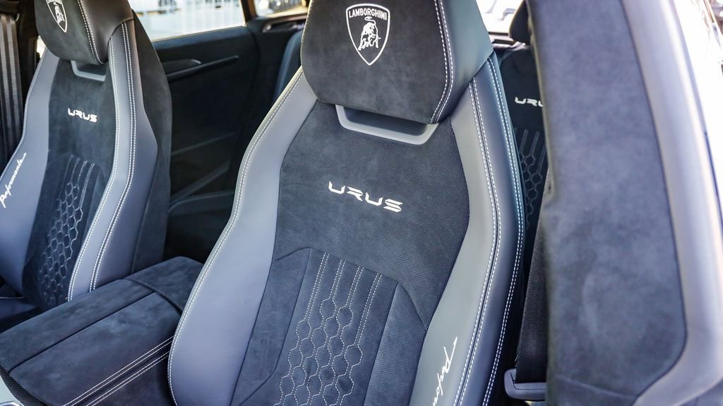 Used 2023 Lamborghini Urus Performante image 26