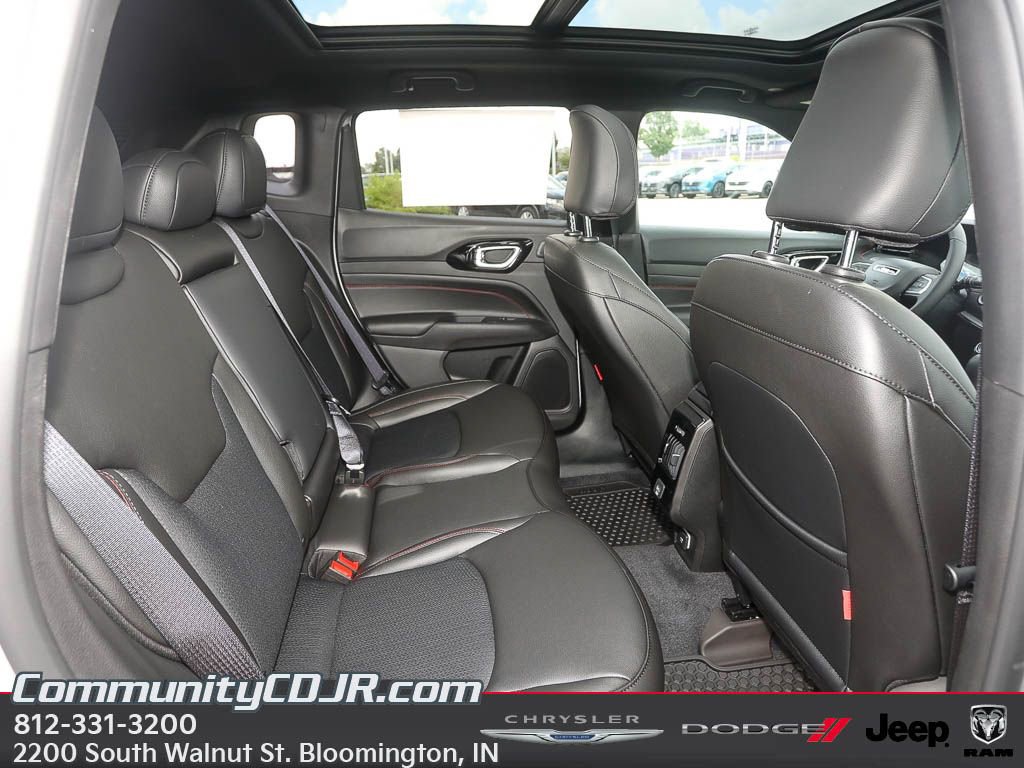 New 2025 Jeep Compass Trailhawk w/ Sun & Sound Group image 19