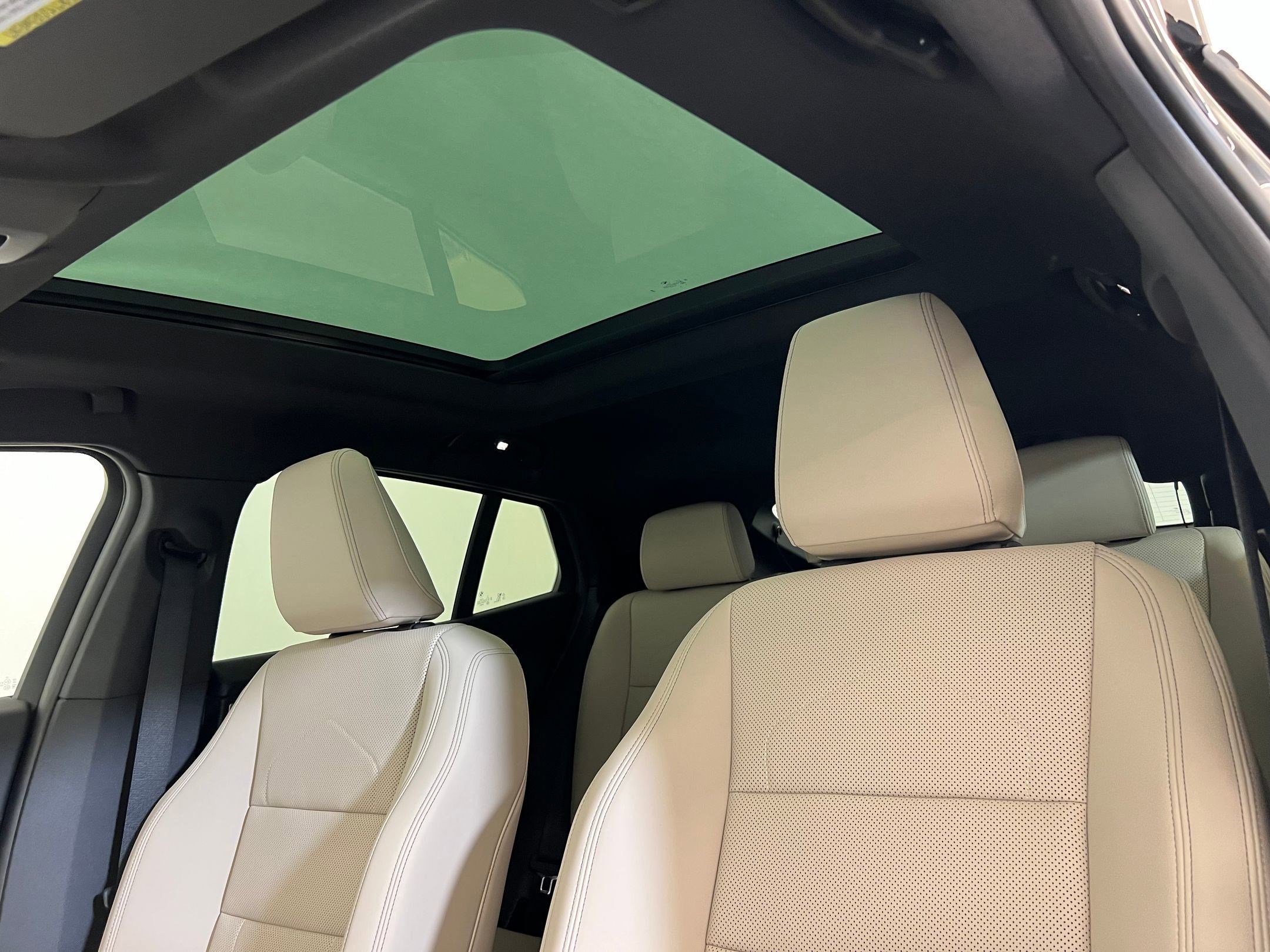 Used 2025 BMW X2 xDrive28i w/ Convenience Package image 15