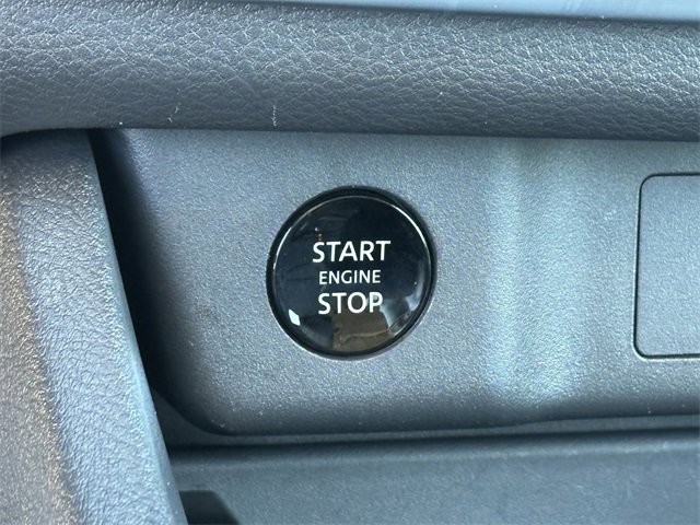 Used 2025 Nissan Rogue SV w/ SV Premium Package image 19