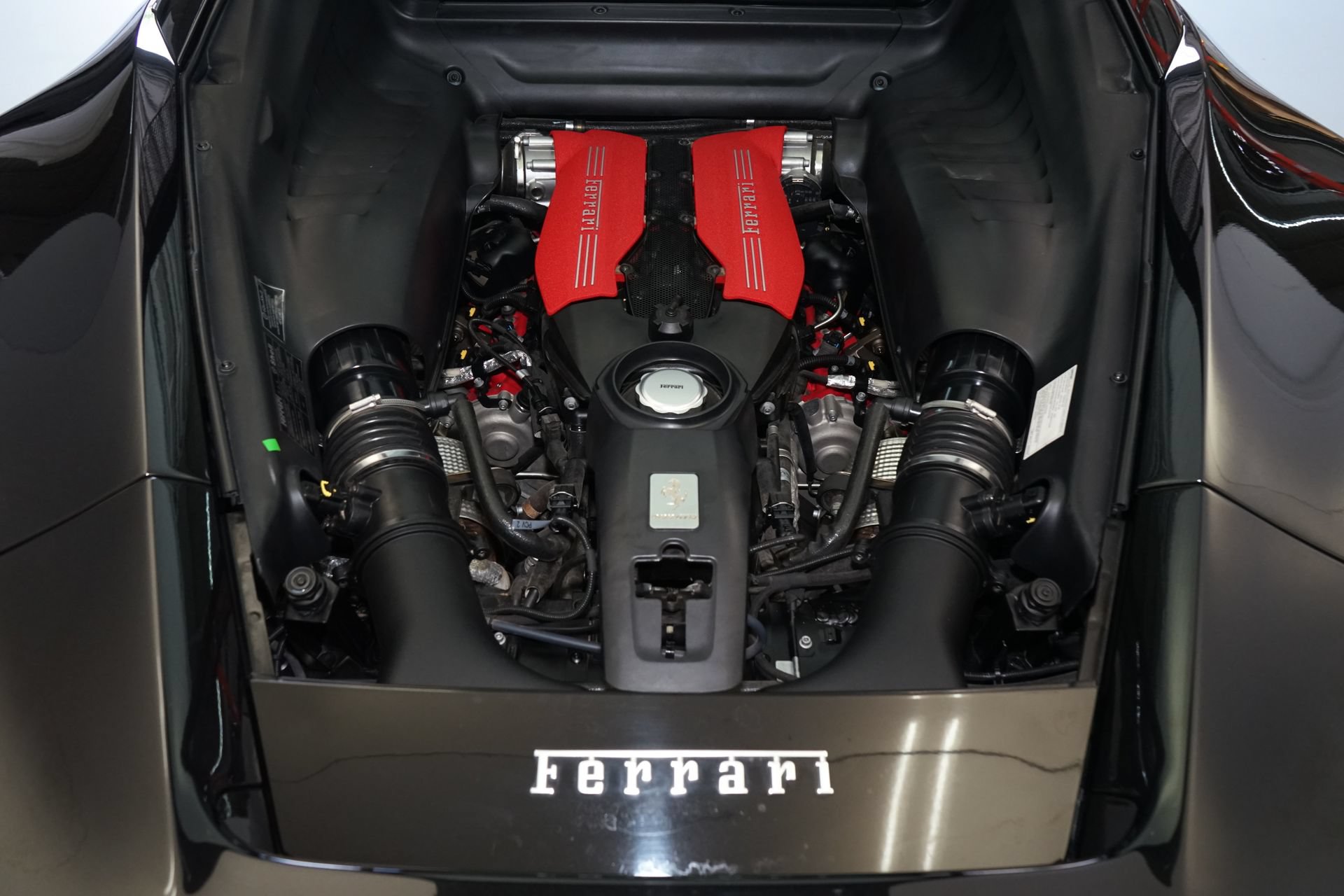 Used 2017 Ferrari 488 GTB RWD image 25