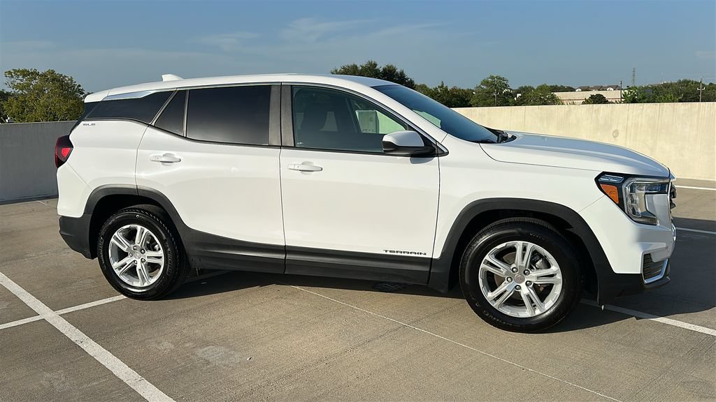 Used 2024 GMC Terrain SLE FWD image 13