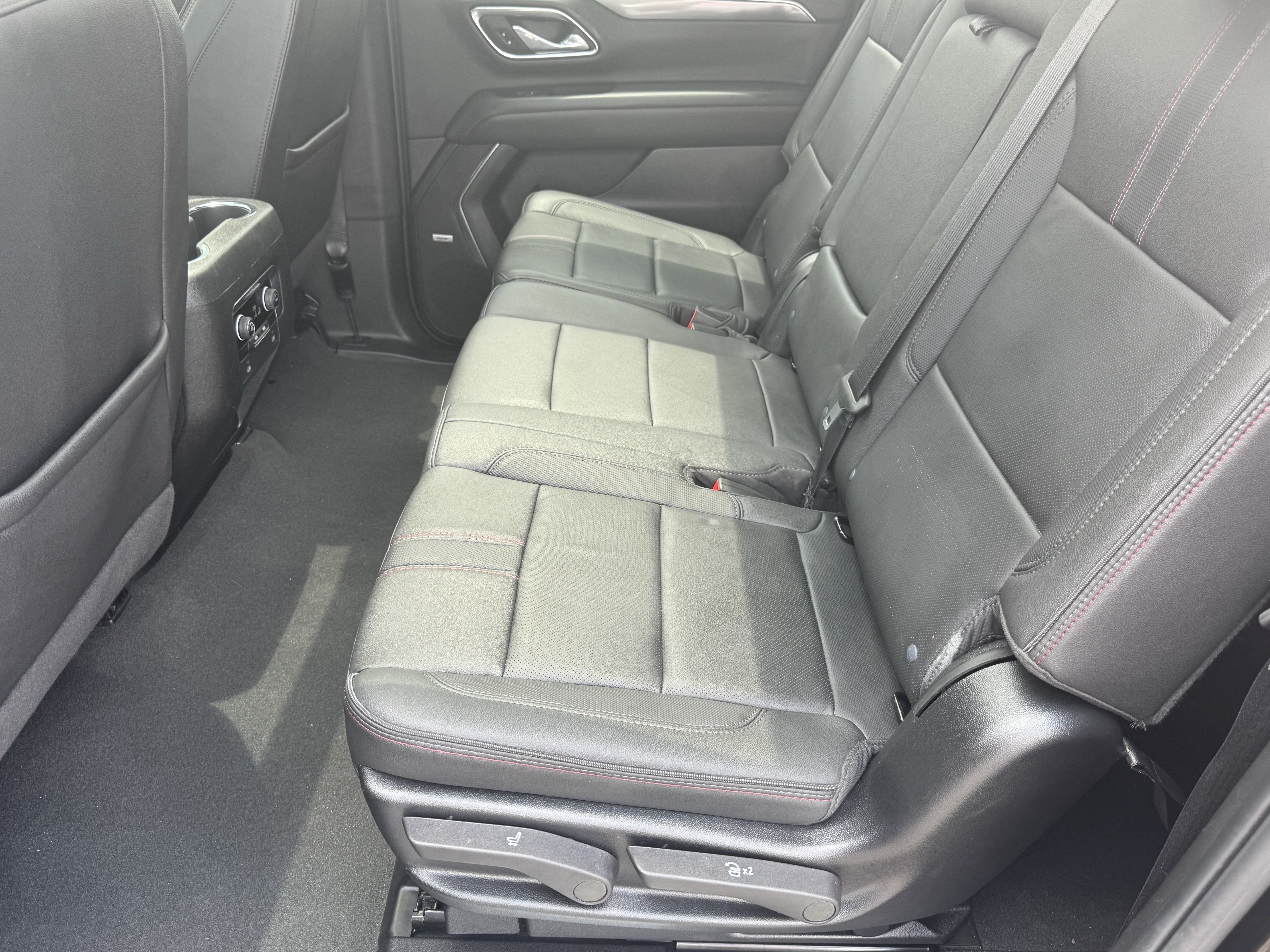 Used 2024 Chevrolet Suburban RST AWD/4WD image 25