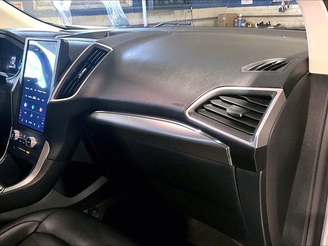 Used 2022 Ford Edge SEL image 17