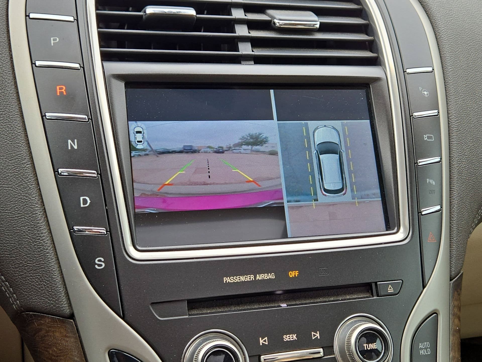 Used 2016 Lincoln MKX Reserve w/ Technology Package FWD image 18